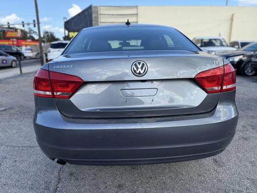 2015 Volkswagen Passat 1.8T Limited Edition