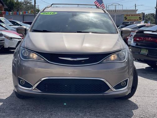 2018 Chrysler Pacifica Touring-L
