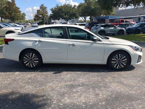 2025 Nissan Altima SV