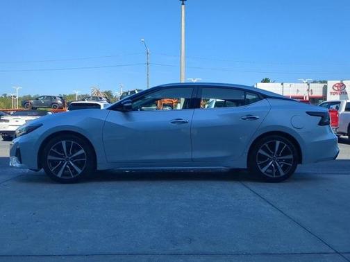 2023 Nissan Maxima SV