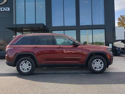 2022 Jeep Grand Cherokee Laredo