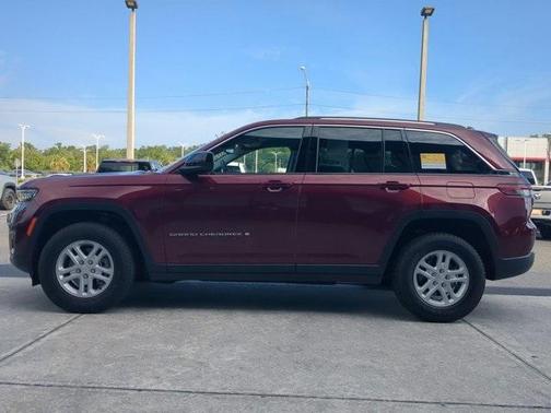 2022 Jeep Grand Cherokee Laredo