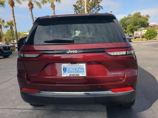 2022 Jeep Grand Cherokee Laredo