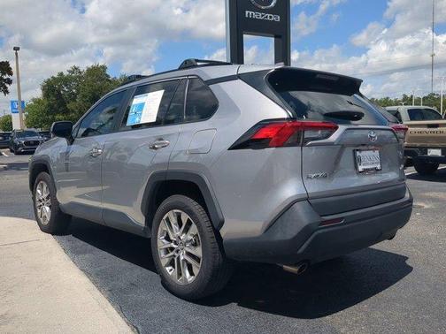 2020 Toyota RAV4 XLE Premium