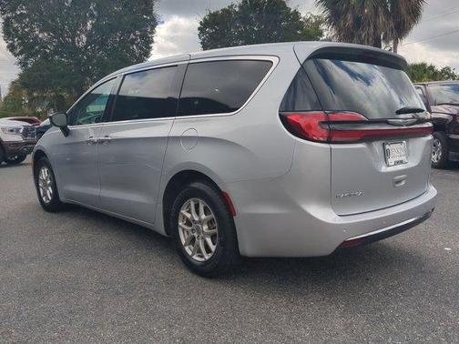 2024 Chrysler Pacifica Touring-L