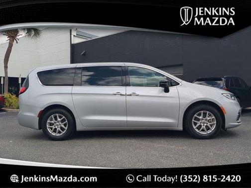 2024 Chrysler Pacifica Touring-L