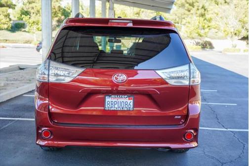 2017 Toyota Sienna SE