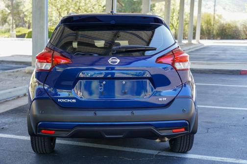 2020 Nissan Kicks SR