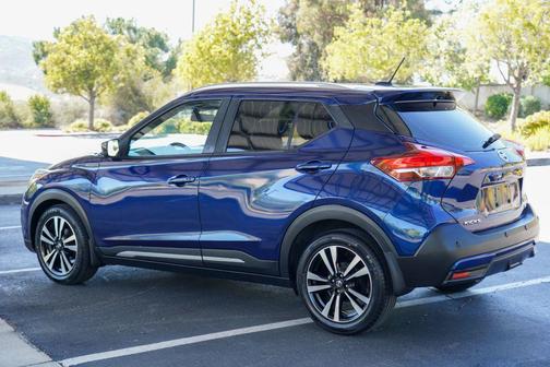 2020 Nissan Kicks SR