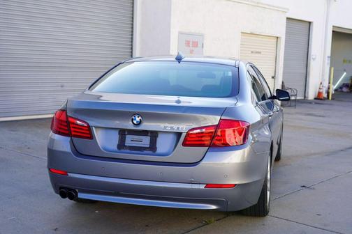 2011 BMW 528 528i Sedan 4D