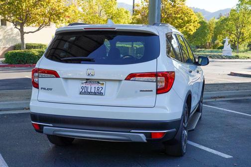 2022 Honda Pilot Touring 8-Passenger