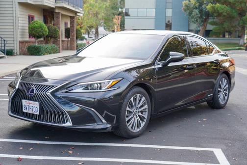 2021 Lexus ES 300h Base