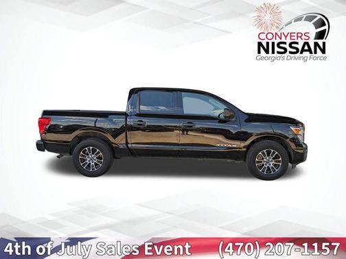 2023 Nissan Titan SV