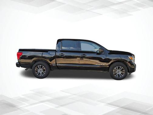 2023 Nissan Titan SV