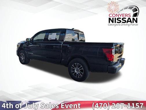 2023 Nissan Titan SV