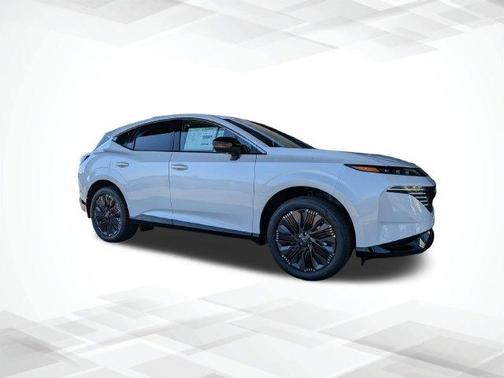 White 2027 Nissan Murano Platinum