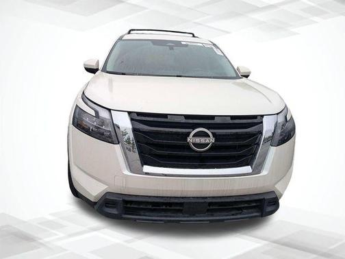 White 2024 Nissan Pathfinder SV