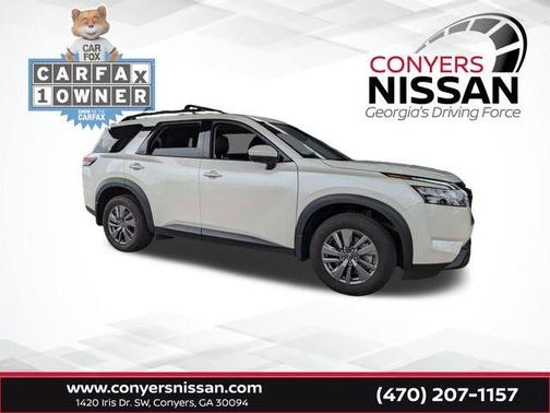 White 2024 Nissan Pathfinder SV