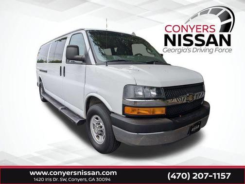 Summit White 2016 Chevrolet Express 3500 LT