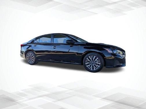 Super Black 2025 Nissan Altima SV
