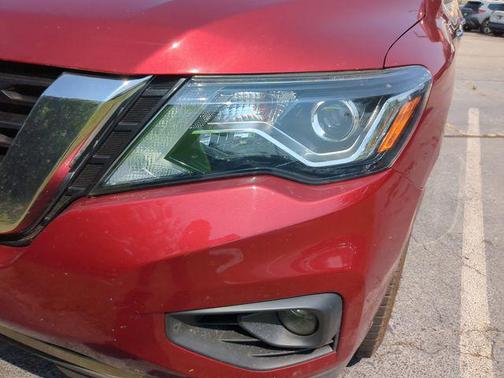 2019 Nissan Pathfinder SL