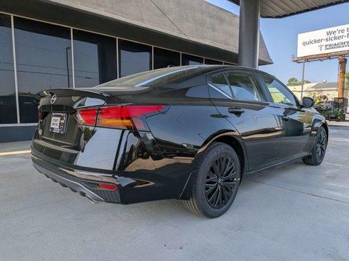 Super Black 2026 Nissan Altima 2.5 SV