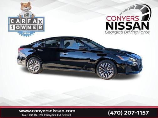 Super Black 2025 Nissan Altima SV