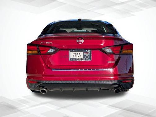 Scarlet Ember 2023 Nissan Altima 2.0 SR