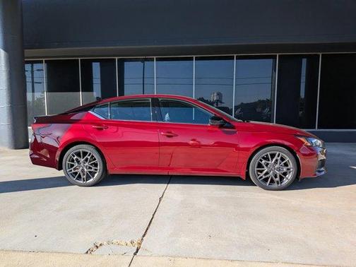 Scarlet Ember 2023 Nissan Altima 2.0 SR