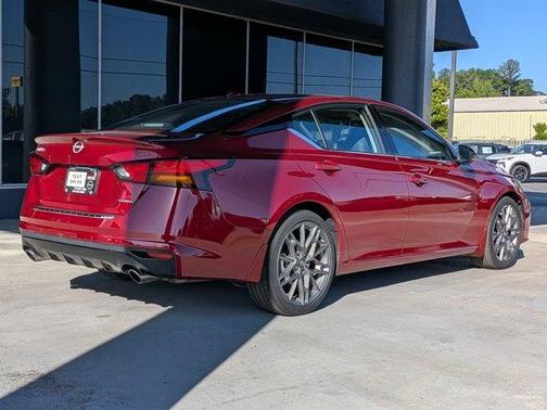 Scarlet Ember 2023 Nissan Altima 2.0 SR