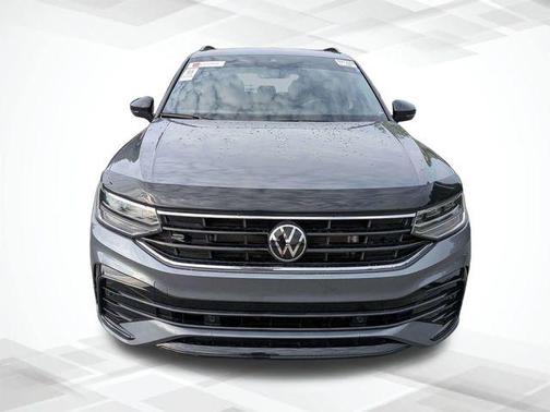 Platinum Gray Metallic 2024 Volkswagen Tiguan 2.0T SE R-Line Black