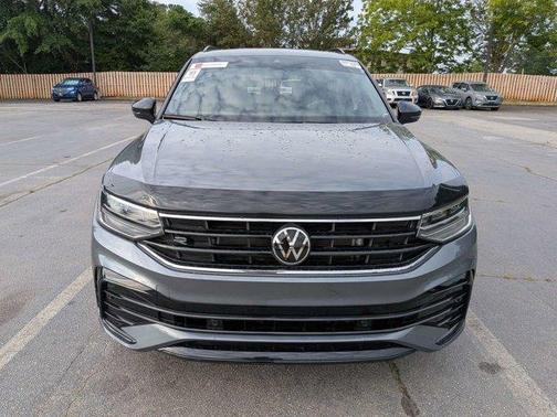 Platinum Gray Metallic 2024 Volkswagen Tiguan 2.0T SE R-Line Black