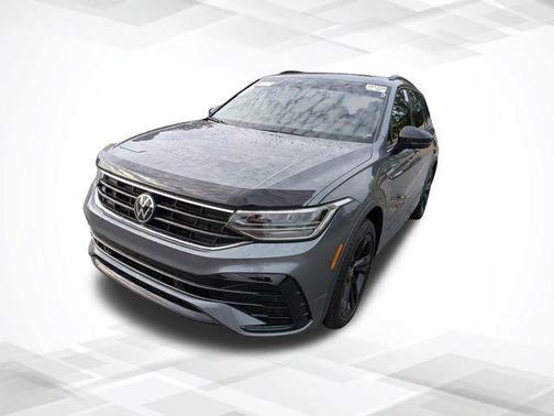 Platinum Gray Metallic 2024 Volkswagen Tiguan 2.0T SE R-Line Black