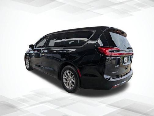 2024 Chrysler Pacifica Touring-L