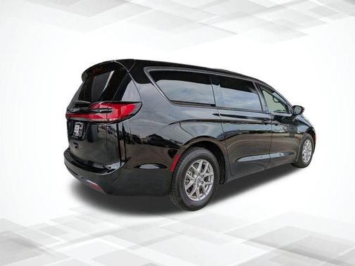 2024 Chrysler Pacifica Touring-L