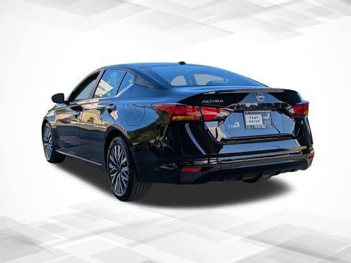 Super Black 2025 Nissan Altima SV