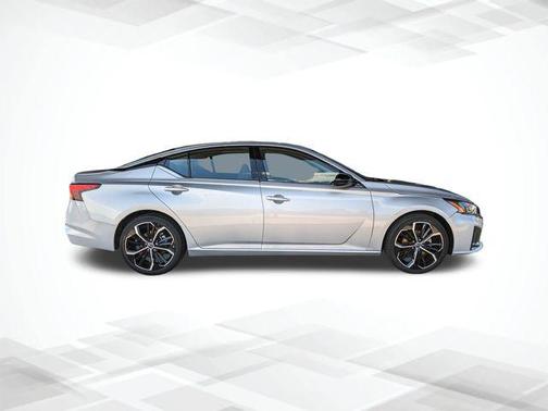 2023 Nissan Altima SR FWD