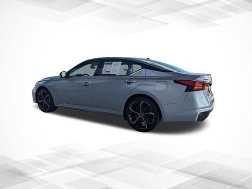 2023 Nissan Altima SR FWD