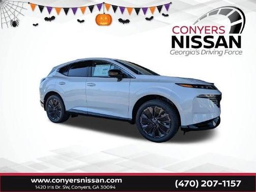 White 2027 Nissan Murano Platinum