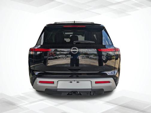 2024 Nissan Pathfinder Platinum FWD