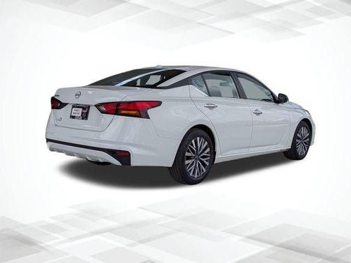 Glacier White 2025 Nissan Altima SV