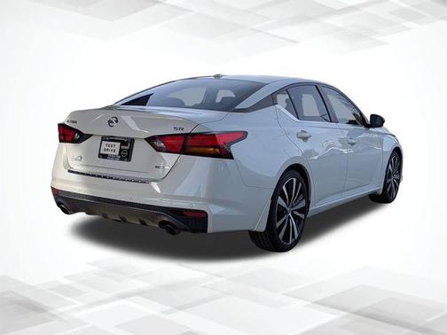 2021 Nissan Altima 2.0 SR