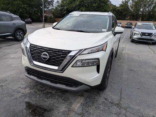 White 2023 Nissan Rogue SV