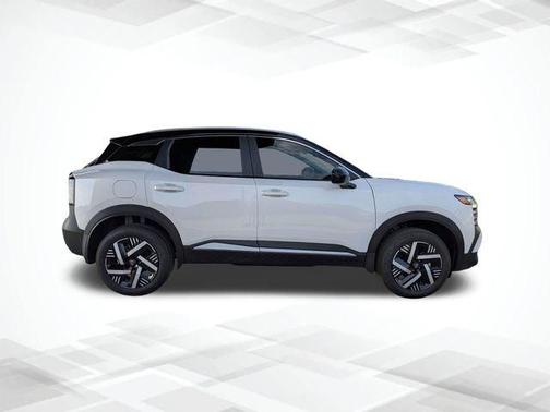 2t Wht Blk Roof 2026 Nissan Kicks SV