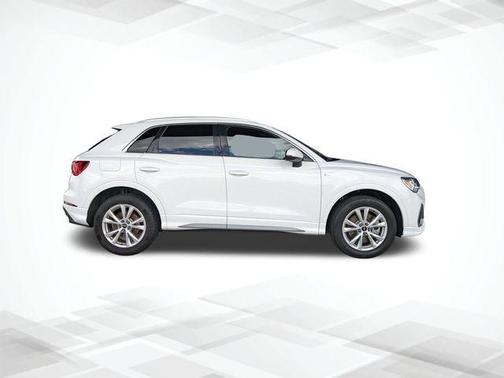 2023 Audi Q3 S line Premium