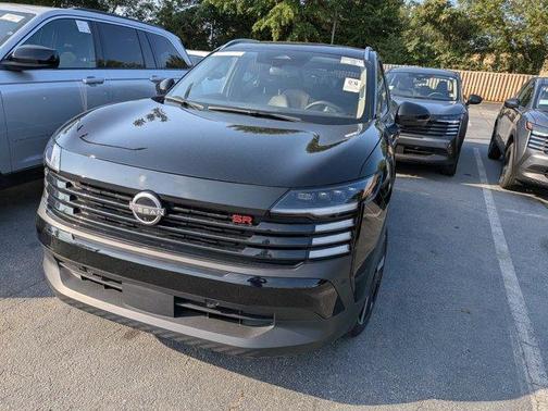 Super Black 2025 Nissan Kicks SR