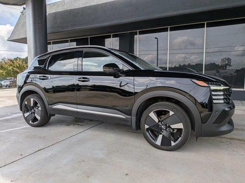 Super Black 2025 Nissan Kicks SR
