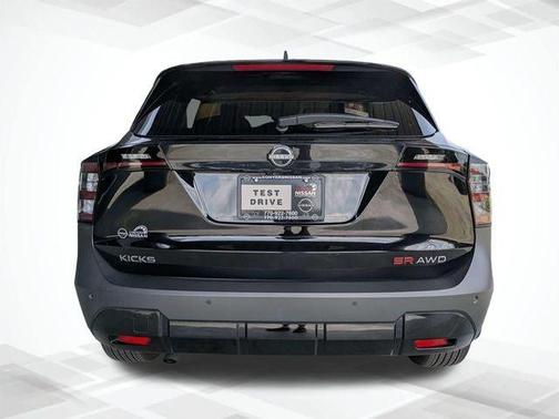 Super Black 2025 Nissan Kicks SR