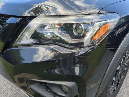 2019 Nissan Pathfinder SV