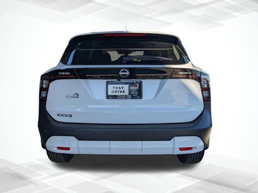 2025 Nissan Kicks SV